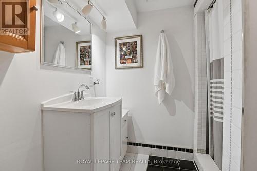 7 Thornton Avenue, Ottawa, ON 
