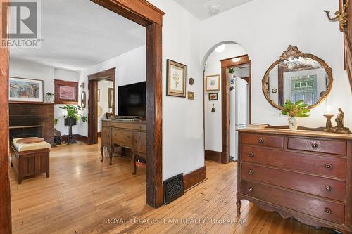 7 Thornton Avenue, Ottawa, ON 