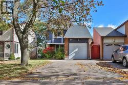 17 GLACEPORT AVENUE  Hamilton, ON L9H 7E2