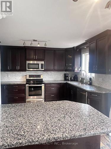 9 WHITEHORN CRESCENT , Barrie, Ontario L4N 8E3 3