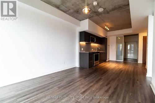 305 - 15 BASEBALL PLACE , Toronto, Ontario M4M 0E7 5