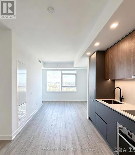4608 - 609 SHERBOURNE STREET , Toronto, Ontario M4X 0A4 3