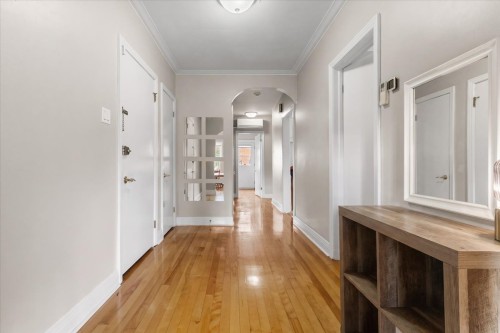 5017 Av. Patricia , Montréal (Côte-des-Neiges/Notre-Dame-de-Grâce), QC H4V 1Y7 5