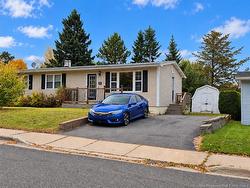 15 Bird ST  Nackawic, NB E6G 1B9