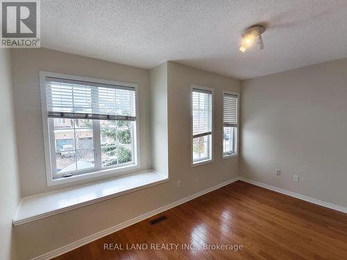 68 WATERTON CRESCENT , Richmond Hill, Ontario L4B 4L2 3