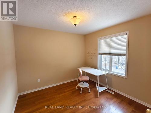 68 WATERTON CRESCENT , Richmond Hill, Ontario L4B 4L2 4