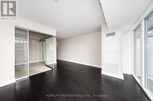 2310 - 955 BAY STREET , Toronto, Ontario M5S 0C6 4