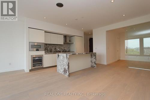 804 - 1315 BAY STREET , Toronto, Ontario M5R 0E4 3