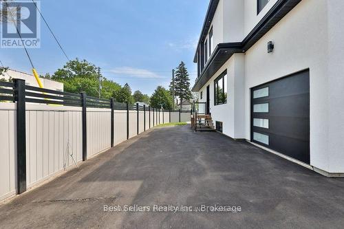 2A - 172 ROYAL YORK ROAD , Toronto, Ontario M8V 2V4 2