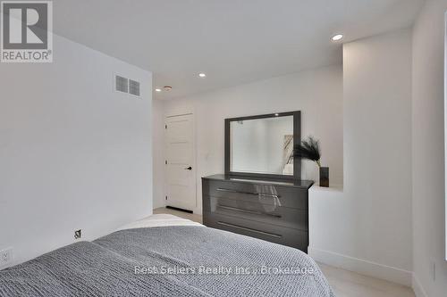 2A - 172 ROYAL YORK ROAD , Toronto, Ontario M8V 2V4 5
