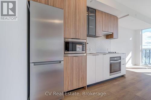 407 - 1037 THE QUEENSWAY , Toronto, Ontario M8Z 6C7 5