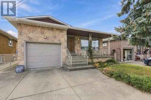Garage w/inside access to bsemnt, lots of parking - 36 Algonquin Court, Hamilton, ON 