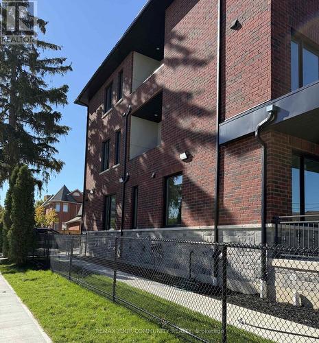 3 - 25 OXFORD STREET , Richmond Hill, Ontario L4C 4L6 3