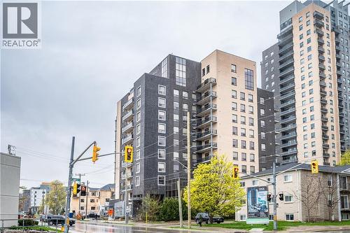 8 HICKORY Street W Unit# 404  Waterloo, ON N2L 3H6