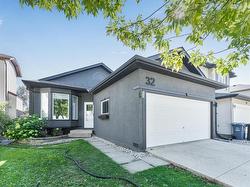32 Julia Road  Winnipeg, MB R2N 4M5