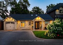 4653 DUNDAS STREET W Toronto, ON M9A 1A4