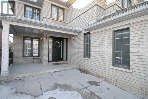 32 DEERGLEN DRIVE , Brampton, Ontario L6R 1M1 3