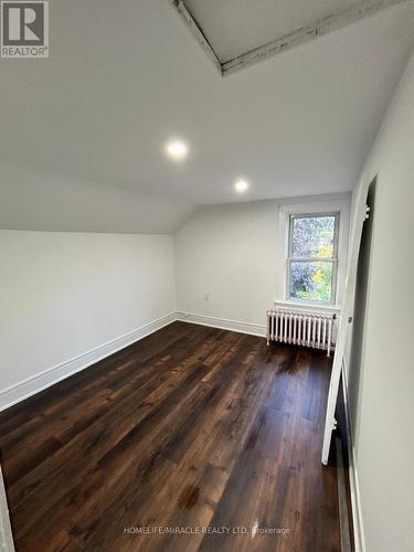 37 CLARENCE STREET , Brampton, Ontario L6W 1S2 5