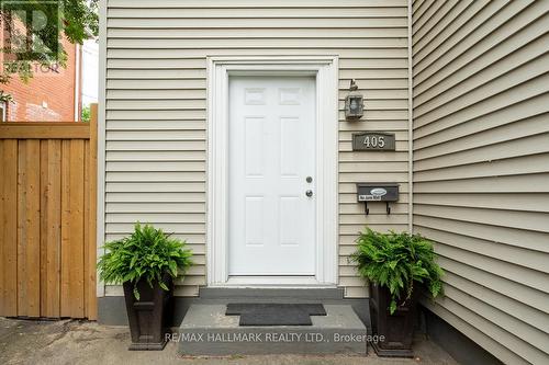 MAIN FLOOR - 405 KINGSTON ROAD , Toronto, Ontario M4L 1V1 2