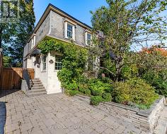 22 PRETORIA AVENUE Toronto, ON M4K 1T3