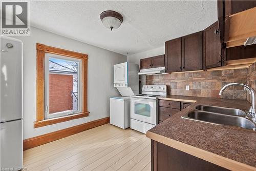 33 RICH Avenue Unit# Upper , Cambridge, Ontario N1R 2A4 4