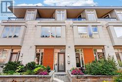 348 RAVENHILL AVENUE E  Ottawa, ON K2A 1S5