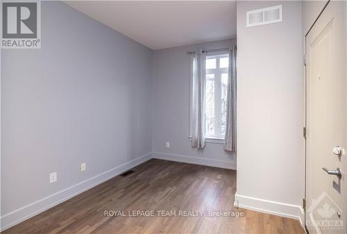 38 BERGERON PRIVATE , Ottawa, Ontario K1C 0C2 4