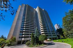 302 - 75 WYNFORD HTS CRESCENT Toronto, ON M3C 3H9