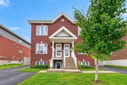 112  - 116 Rue Léo  Longueuil (Le Vieux-Longueuil), QC J4G 1J1