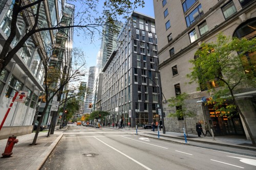 904-445 Av. Viger O.  Montréal (Ville-Marie), QC H2Z 2B8