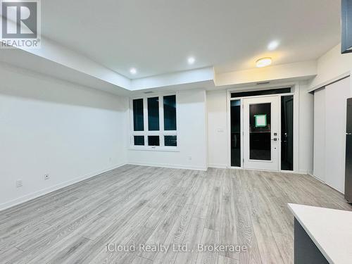 9 - 4025 HICKORY DRIVE , Mississauga, Ontario L4W 1L1 3