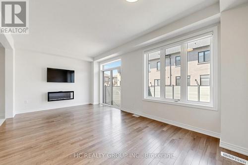 8 HEWISON AVENUE , Richmond Hill, Ontario L4S 0J2 2