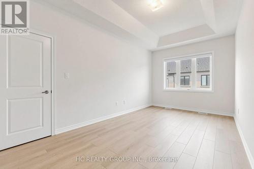 8 HEWISON AVENUE , Richmond Hill, Ontario L4S 0J2 5