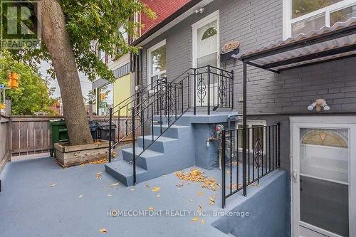 208 MANNING AVENUE , Toronto, Ontario M6J 2K7 2