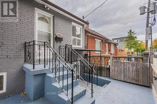 208 MANNING AVENUE , Toronto, Ontario M6J 2K7 3