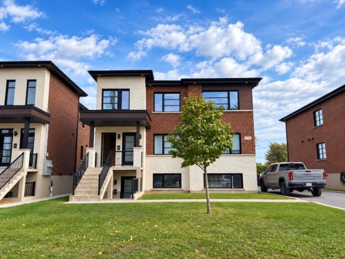 301-575 Rue Jacques-Cartier S. , Saint-Jean-sur-Richelieu, QC J3B 4L3 2