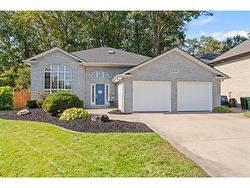 6209 WALES Court Lasalle, ON N9J 3R7