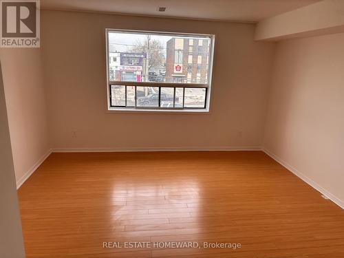 UPPER - 879A WILSON AVENUE , Toronto, Ontario M3K 1E6 4