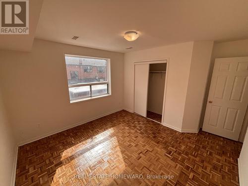 UPPER - 879A WILSON AVENUE , Toronto, Ontario M3K 1E6 5