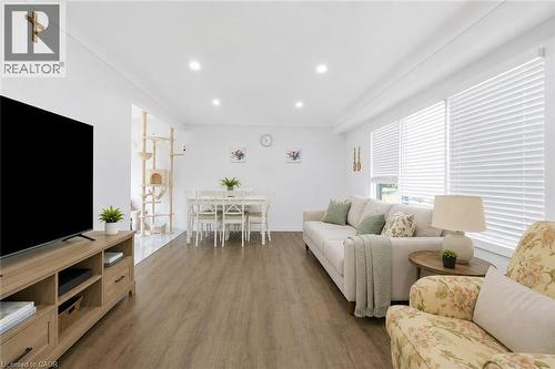 6562 GLENGATE Street Unit# Upper , Niagara Falls, Ontario L2E 5S7 5