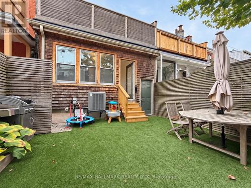 28 ASHDALE AVENUE , Toronto, Ontario M4L 2Y7 4