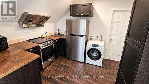 3 - 73 MARY STREET , Barrie, Ontario L4N 1T2 5