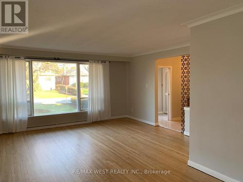 MAIN - 35 LILYWOOD ROAD , Toronto, Ontario M6B 1V6 4