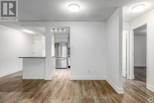 805 - 547 BELMONT AVENUE , Kitchener, Ontario N2M 5E7 2