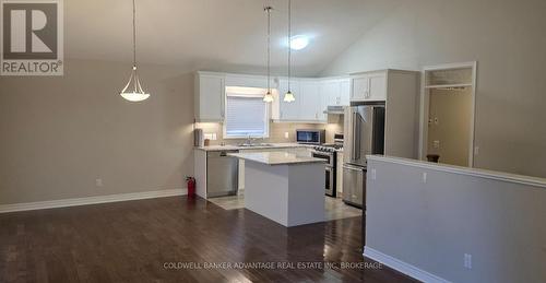 284 CLASSIC AVENUE , Welland (Lincoln/Crowland), Ontario L3B 0A4 5