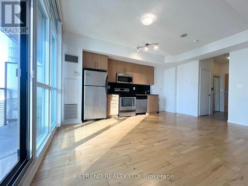 2903 - 65 BREMNER BOULEVARD , Toronto, Ontario M5J 0A7 4