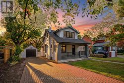 20 ELIZABETH STREET S Richmond Hill, ON L4C 3V4