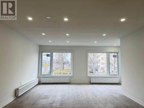 UPPER - 2986A DUFFERIN STREET , Toronto, Ontario M6B 3T3 2