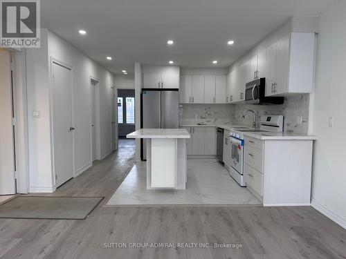 UPPER - 2986A DUFFERIN STREET , Toronto, Ontario M6B 3T3 4