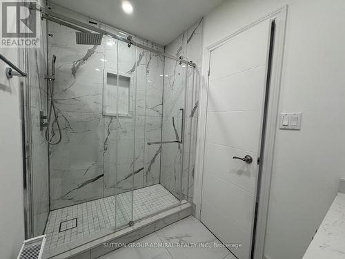 UPPER - 2986A DUFFERIN STREET , Toronto, Ontario M6B 3T3 5